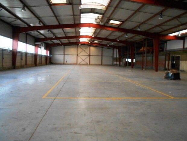 Industriel/Logistique dans Montigny En Cambresis à vendre - Photo de l’immeuble – Image 2 sur 9