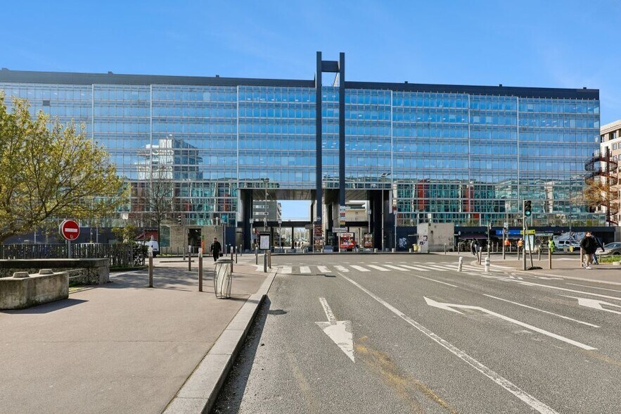 6-20 Esplanade Charles De Gaulle, Nanterre à louer - Photo de l’immeuble – Image 2 sur 10