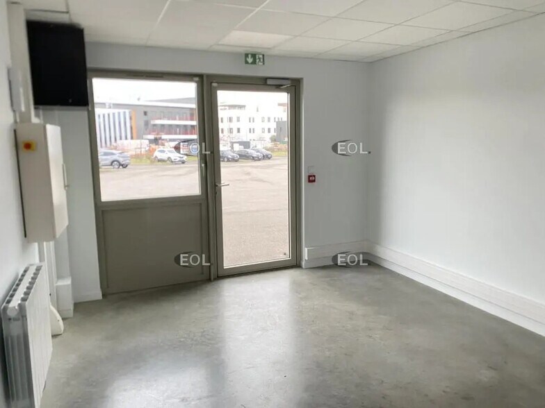 Local d’activités dans Genas à louer - Photo intérieure – Image 3 sur 6