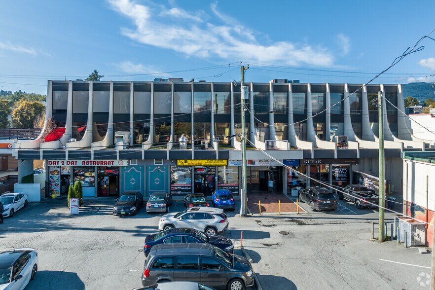 2540 Shaughnessy St, Port Coquitlam, BC à louer - Photo de l’immeuble – Image 3 sur 6