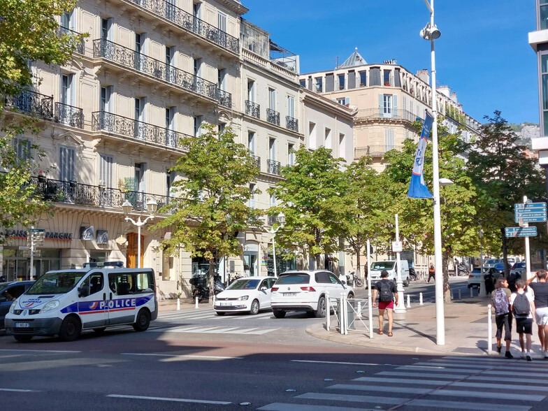 Local commercial dans Toulon à vendre - Photo de l’immeuble – Image 2 sur 6