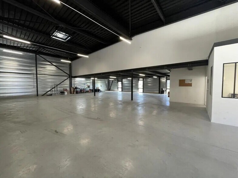 Bureau dans Sin-le-Noble à louer - Photo intérieure – Image 2 sur 5