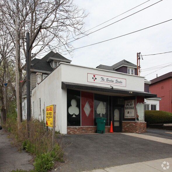 1114 W Genesee St, Syracuse, NY à vendre - Photo de l’immeuble – Image 2 sur 3