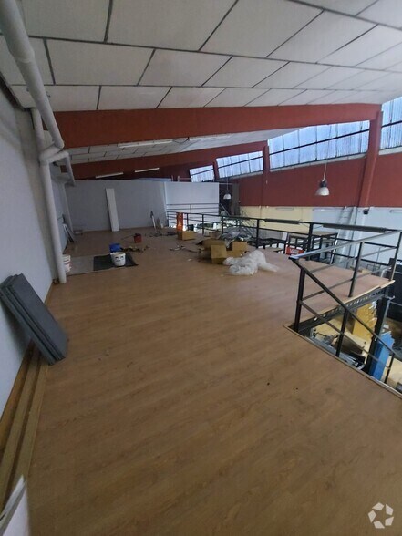 Industriel/Logistique dans Ajalvir, Madrid à vendre - Photo de l’immeuble – Image 3 sur 7