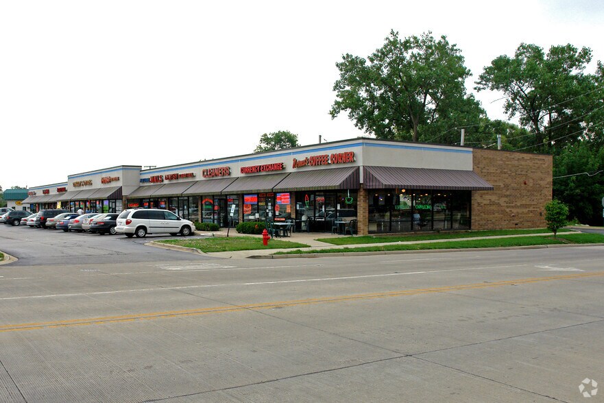 141-189 W Northwest Hwy, Palatine, IL à louer - Photo principale – Image 1 sur 9