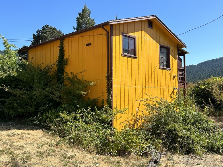 12972 Avenue of the Giants St, Myers Flat, CA à vendre - Photo principale – Image 2 sur 3