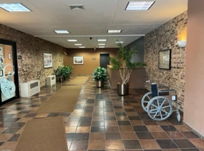 888 Thackeray Trl, Oconomowoc, WI à louer - Hall d’entrée – Image 2 sur 10