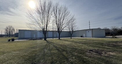 1301 S Powell Rd, Independence, MO à louer Photo de l’immeuble– Image 1 sur 11