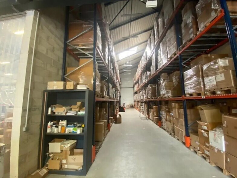 Local d'activités dans Cormeilles-en-Parisis à vendre - Photo de l’immeuble – Image 2 sur 6