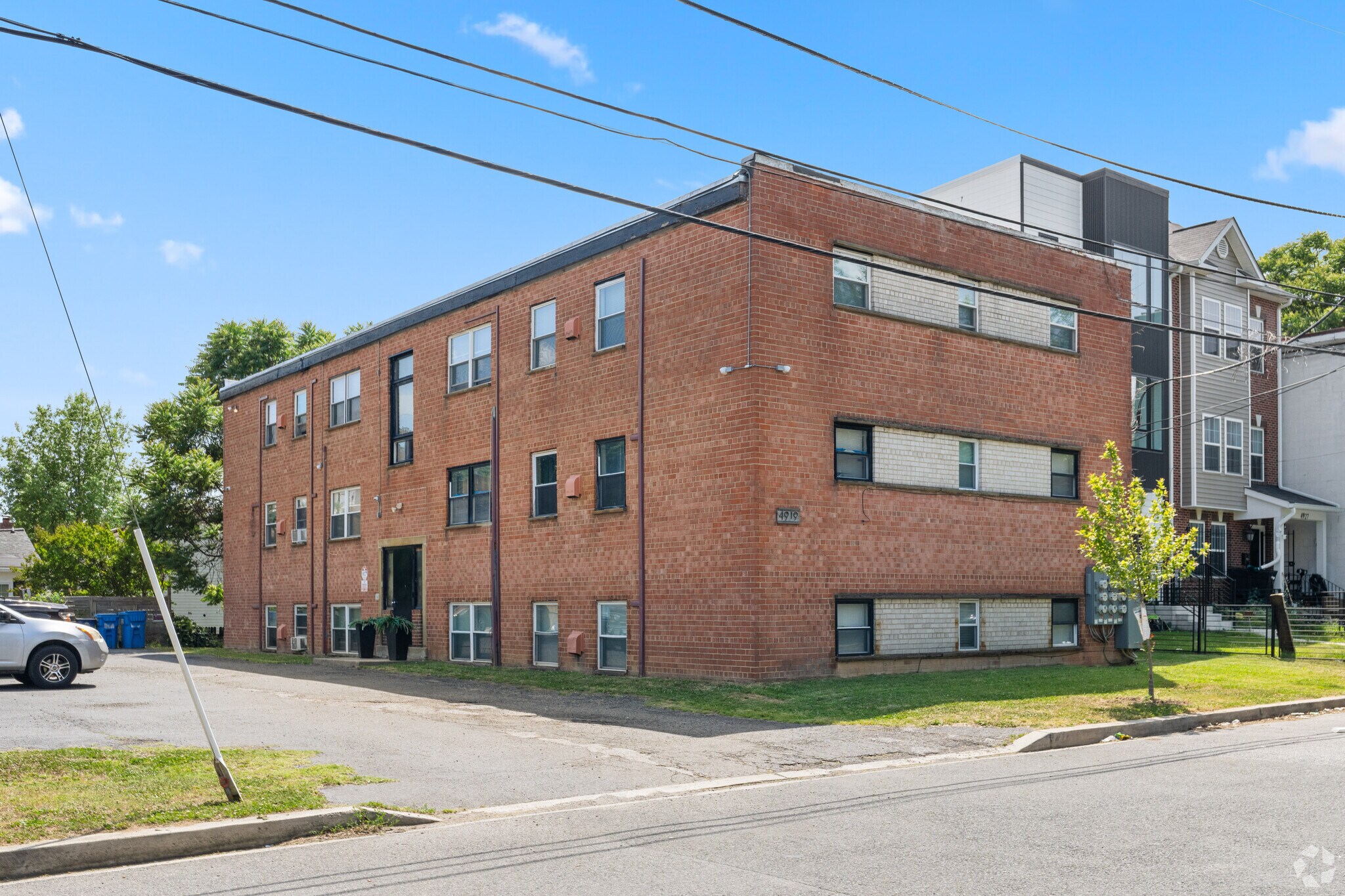 4919 A St SE, Washington, DC à vendre Photo de l’immeuble– Image 1 sur 25