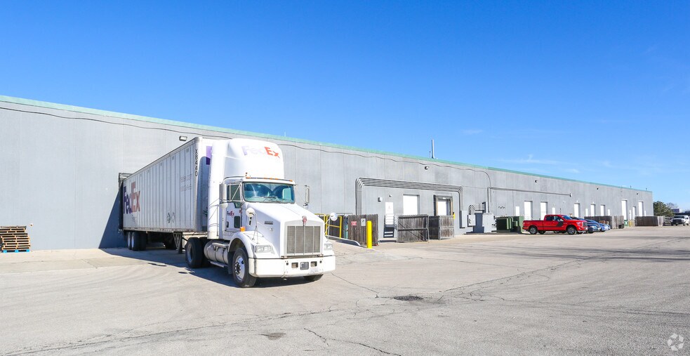 N56W13525-N56W13605 Silver Spring Dr, Menomonee Falls, WI à louer - Photo de l’immeuble – Image 3 sur 6