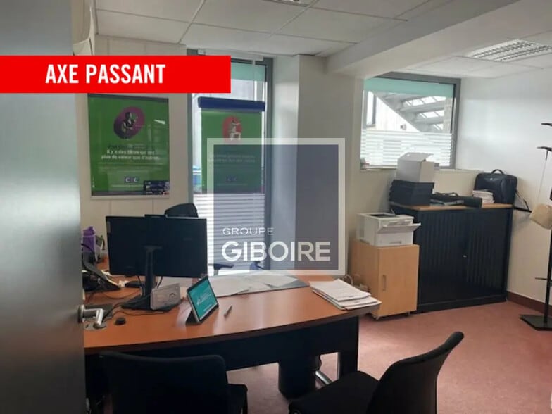 Bureau dans Guichen à vendre - Photo de l’immeuble – Image 3 sur 7