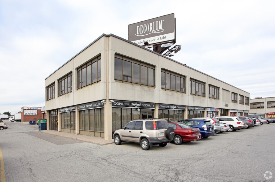 4610 Dufferin St, Toronto, ON à louer - Photo de l’immeuble – Image 3 sur 4