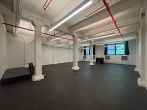 1519 Decatur St, Ridgewood, NY à vendre Photo intérieure– Image 1 sur 7