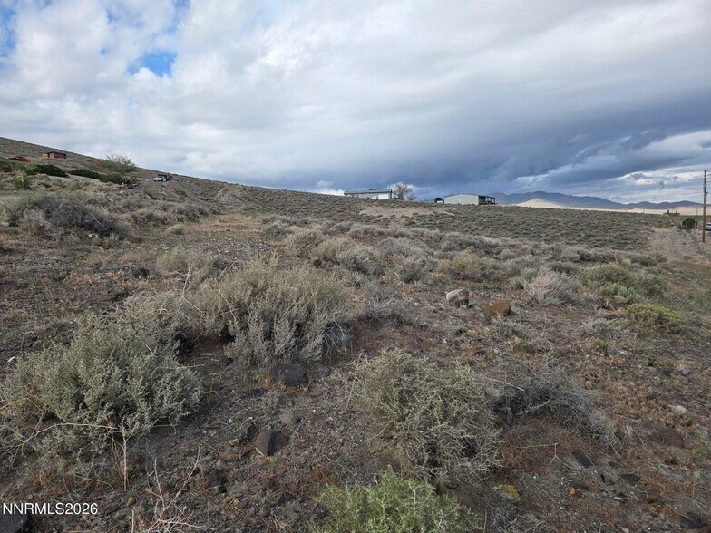 13 Valley View Dr, Fernley, NV à vendre - Photo de l’immeuble – Image 2 sur 10