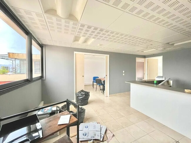 Plus de détails pour Bureau à vendre