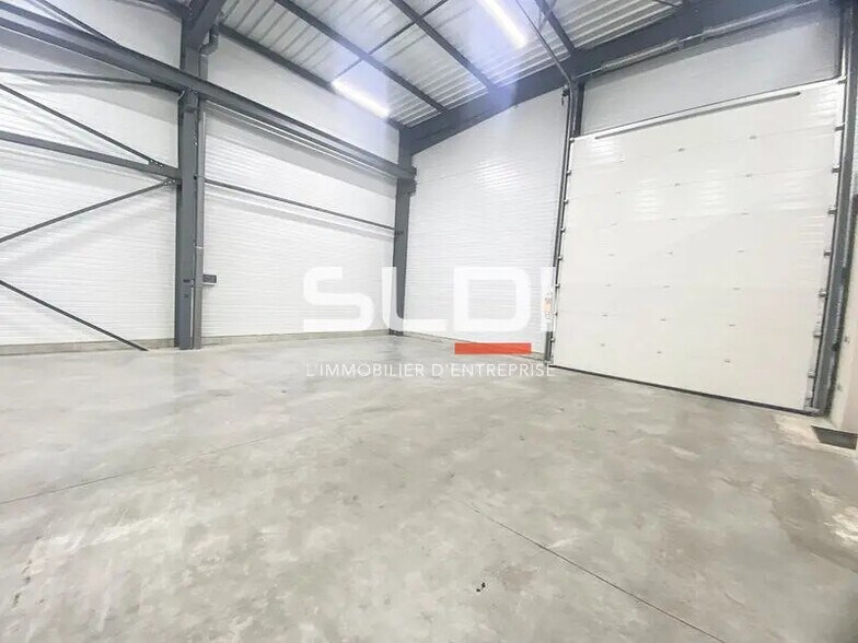 Bureau dans Colombier-Saugnieu à louer - Photo intérieure – Image 2 sur 3