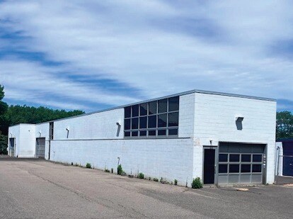 18 Cindy Ln, Tinton Falls, NJ à louer - Photo de l’immeuble – Image 3 sur 10