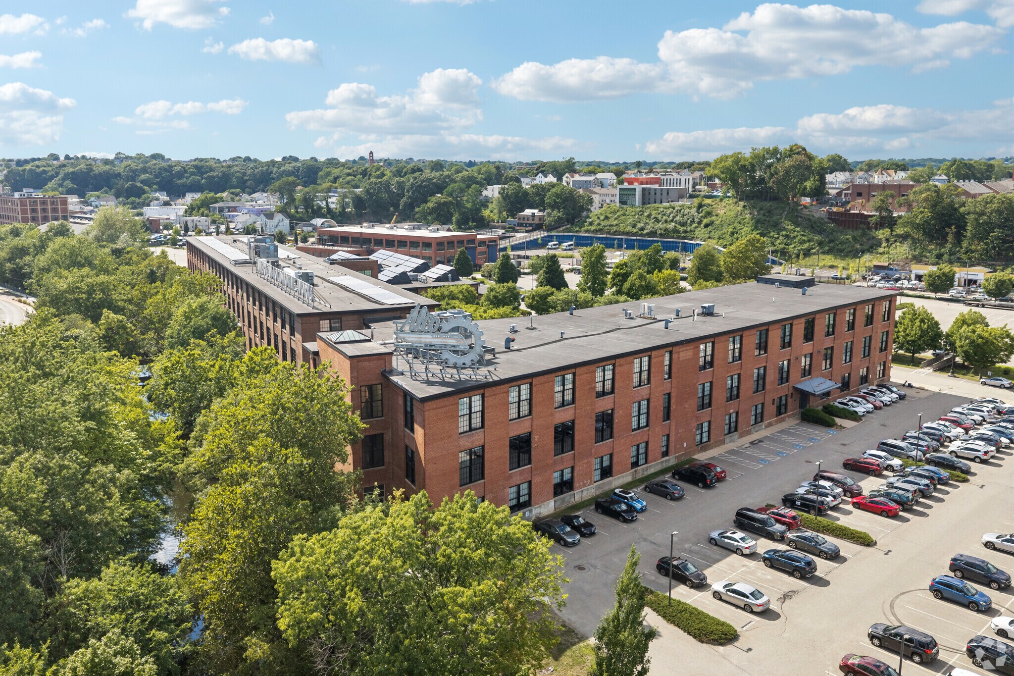 313-317 Iron Horse Way, Providence, RI à louer Photo de l’immeuble– Image 1 sur 25