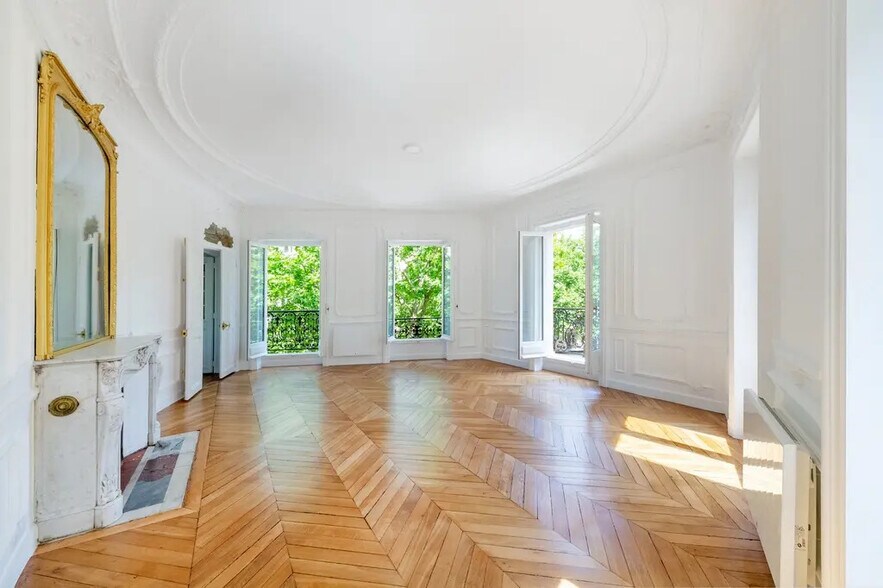 Bureau dans Paris à louer - Photo de l’immeuble – Image 2 sur 7