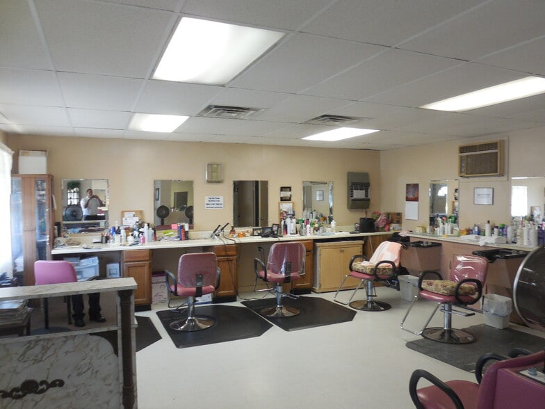 6120 Crill Ave, Palatka, FL à vendre - Photo intérieure – Image 3 sur 14