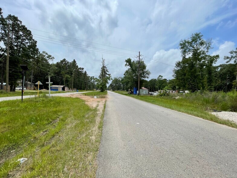 19094 Galaxy Blvd, New Caney, TX à vendre - Photo de l’immeuble – Image 2 sur 24
