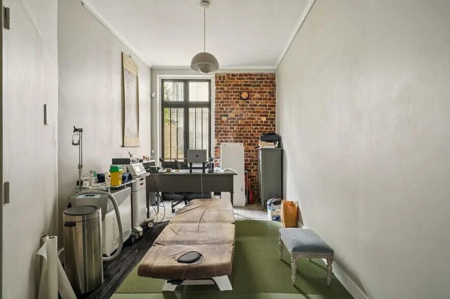 Local commercial dans Paris à louer - Photo de l’immeuble – Image 3 sur 10