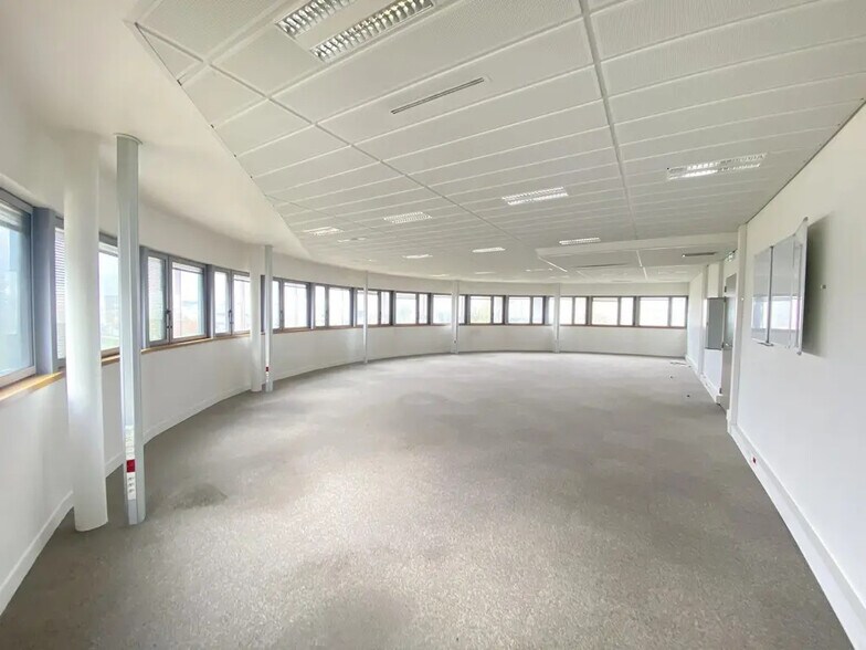 Bureau dans Buchelay à louer - Photo intérieure – Image 3 sur 7