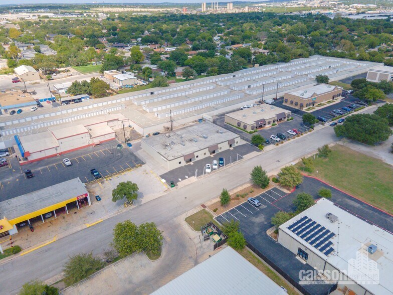 4219-4227 Gatecrest, San Antonio, TX à louer - Photo de l’immeuble – Image 3 sur 9
