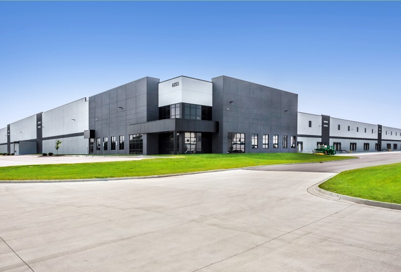 6055 Commerce Dr, Whitestown, IN à louer - Photo de l’immeuble – Image 1 sur 2