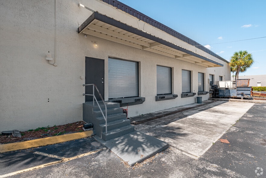 3705 W Commercial Blvd, Fort Lauderdale, FL à louer - Photo de l’immeuble – Image 3 sur 6