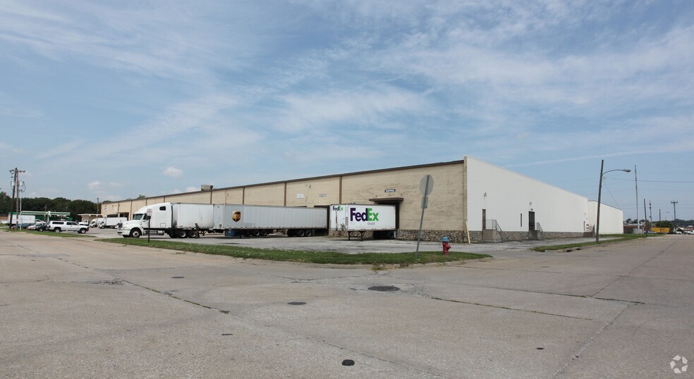 801-827 S 7th St Tfwy, Kansas City, KS à louer - Photo de l’immeuble – Image 3 sur 3
