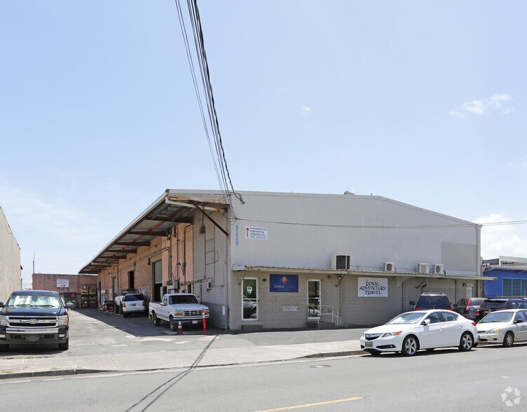 3229 Koapaka St, Honolulu, HI à louer - Photo de l’immeuble – Image 3 sur 8