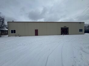 910 N Saginaw St, Saint Charles, MI à vendre Photo intérieure– Image 1 sur 2