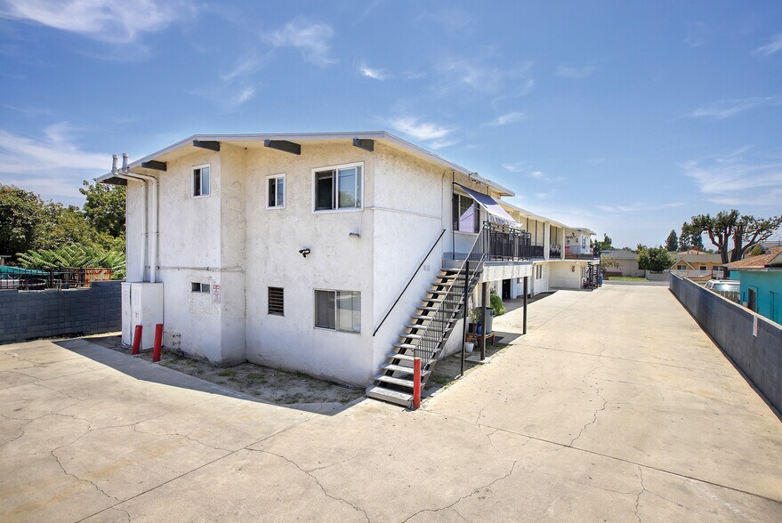 8219 2nd St, Paramount, CA à vendre - Photo de l’immeuble – Image 3 sur 9