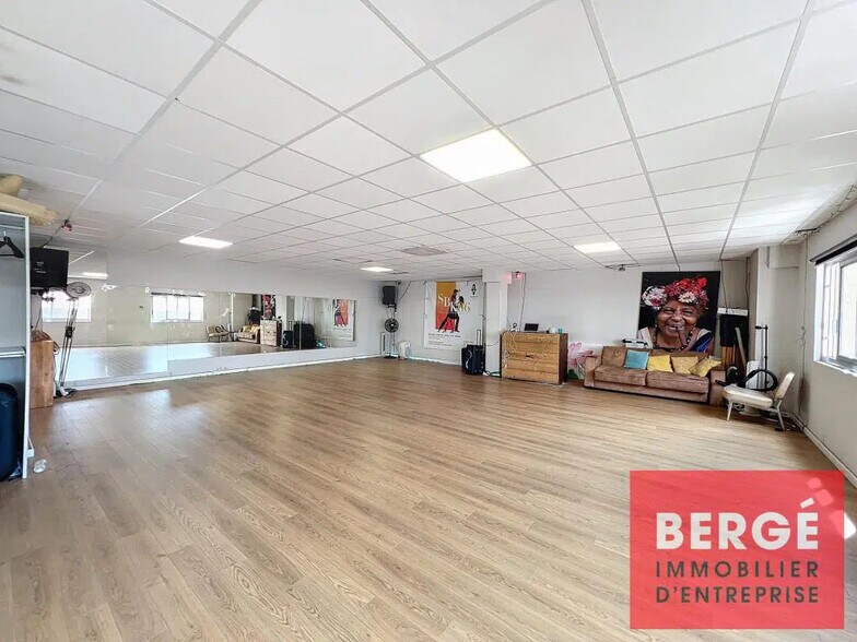 Bureau dans Antibes à vendre - Photo de l’immeuble – Image 2 sur 4