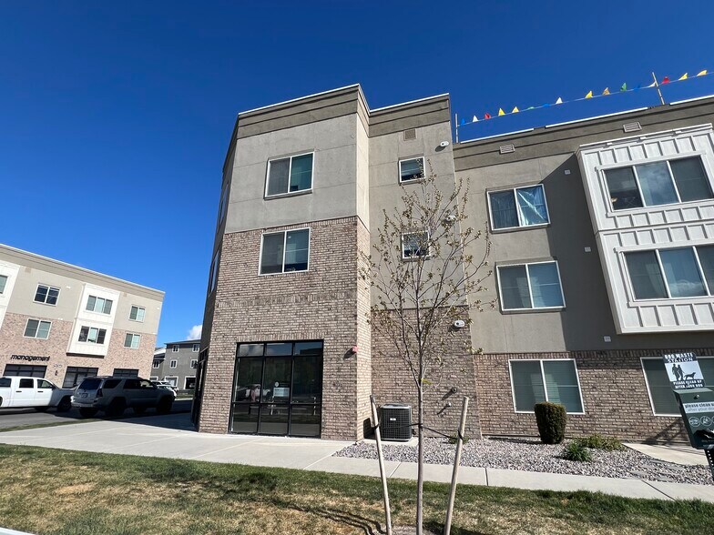 Easton Park Apartments portefeuille de 4 biens à vendre sur LoopNet.fr - Photo de l’immeuble – Image 1 sur 26