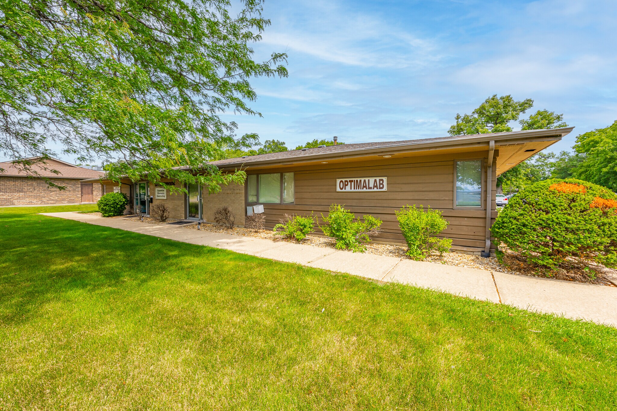 402 W Boughton Rd, Bolingbrook, IL à louer Photo de l’immeuble– Image 1 sur 33