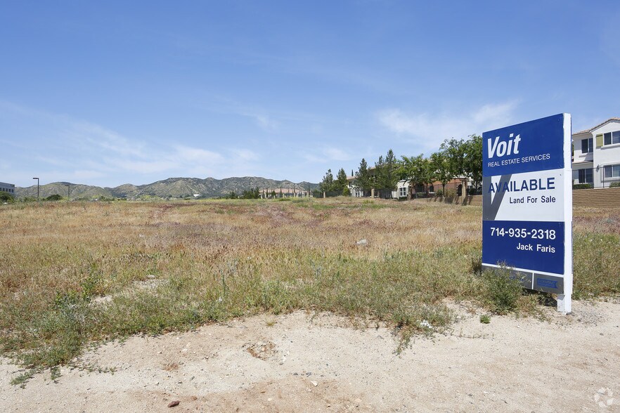 24400 Prielipp Rd, Wildomar, CA à vendre - Photo principale – Image 1 sur 6