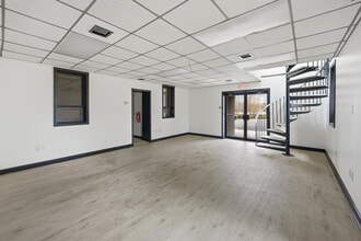 173 Amboy Rd, Morganville, NJ à louer Photo intérieure– Image 2 sur 11
