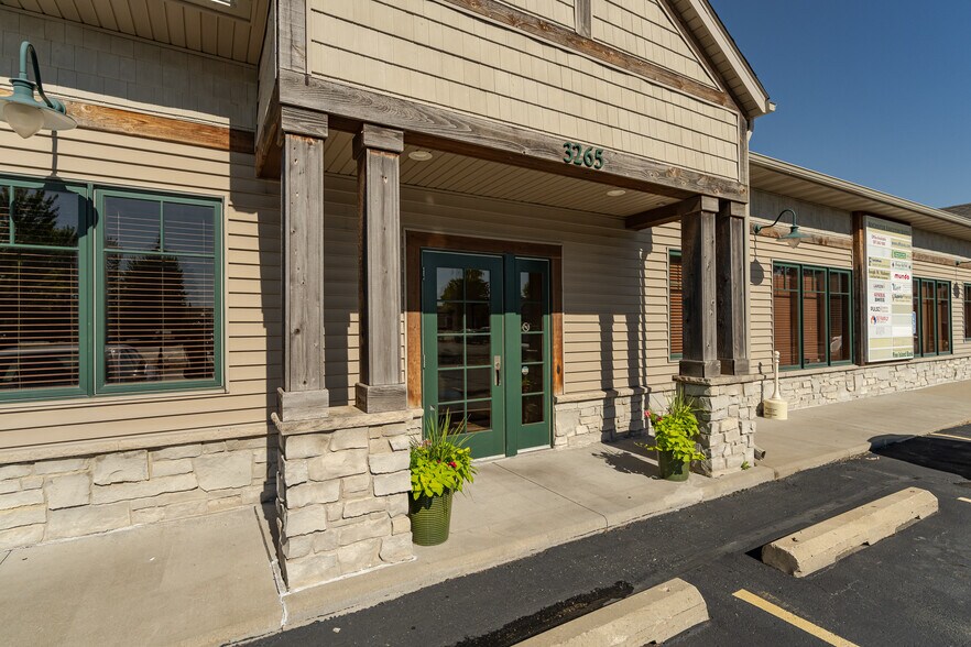 3265 19th St NW, Rochester, MN à louer - Photo de l’immeuble – Image 1 sur 22