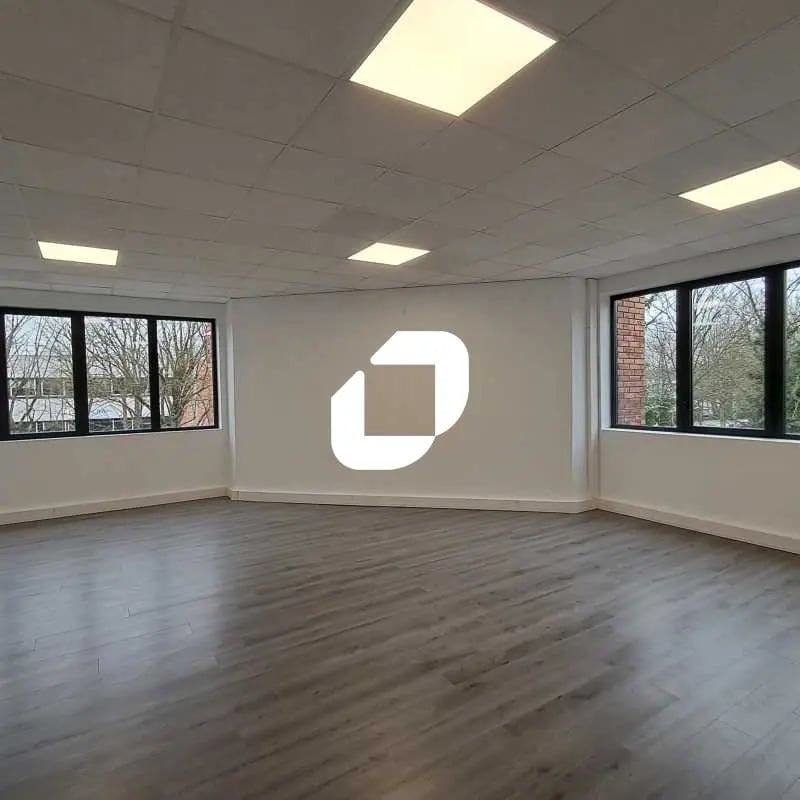 Local d’activités dans Montigny-le-Bretonneux à louer Photo de l’immeuble– Image 1 sur 2