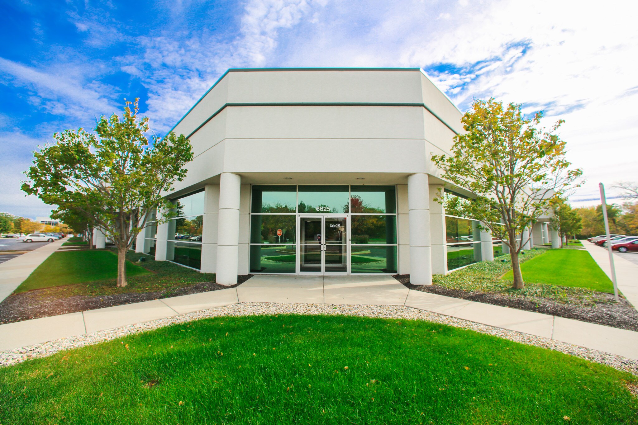 6625 Network Way, Indianapolis, IN à louer Photo principale– Image 1 sur 9