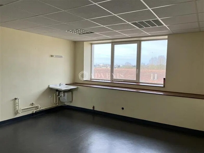 Bureau dans Bourges à louer - Photo de l’immeuble – Image 2 sur 5