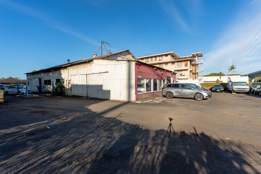 98-391 Kamehameha Hwy, Aiea, HI à louer - Photo de l’immeuble – Image 2 sur 15