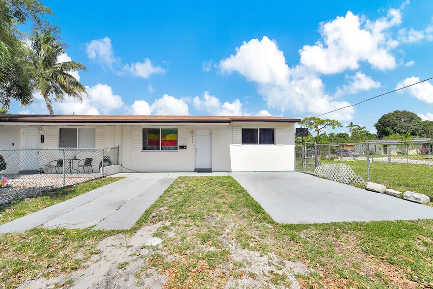 3066 NW 92nd St  &  9164-9174 NW 30 ct, Miami, FL à vendre - Photo principale – Image 3 sur 26