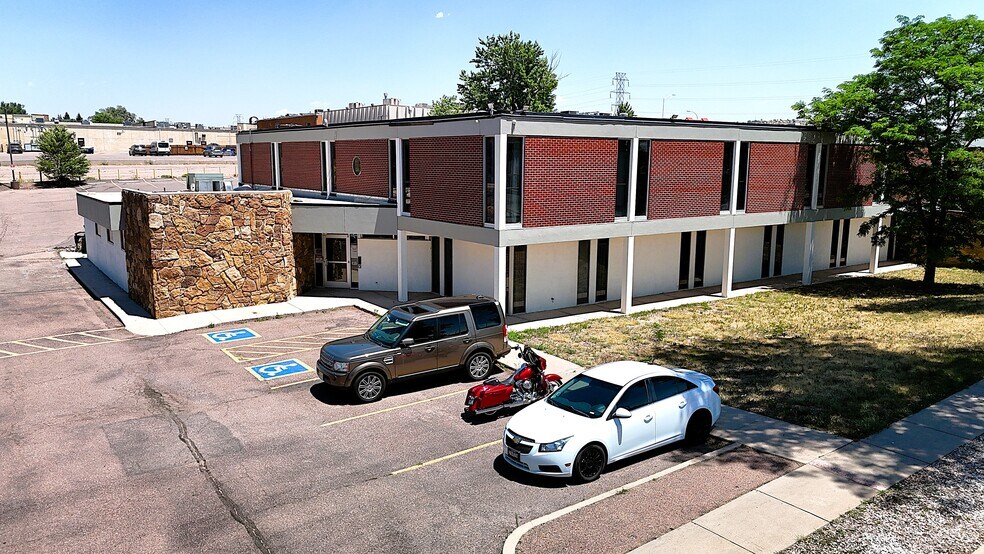 1304 N Academy Blvd, Colorado Springs, CO à vendre - Photo de l’immeuble – Image 2 sur 38