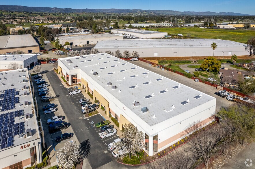 871 Cotting Ct, Vacaville, CA à louer - Aérien – Image 3 sur 28