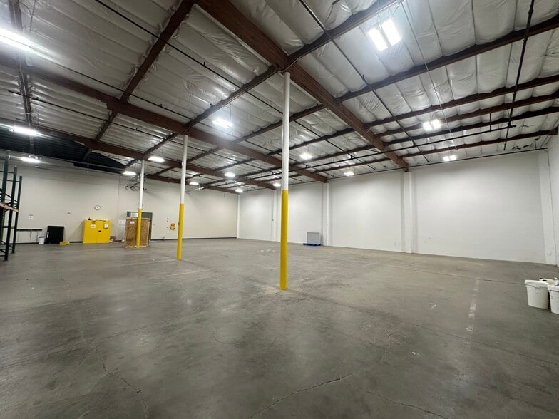 2049 W Steele Ln, Santa Rosa, CA à vendre - Photo de l’immeuble – Image 3 sur 41