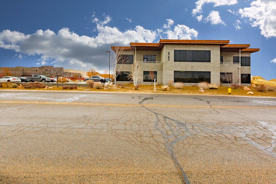 6752 Inter Cal Way, Prescott, AZ à louer - Photo de l’immeuble – Image 2 sur 5